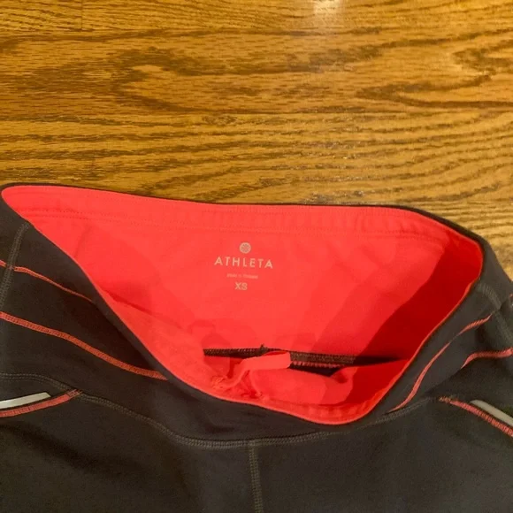 Athleta | Capri Leggings. EUC. Size XS - Picture 5 of 6